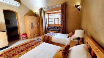 Standard Twin Room8
