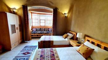 Standard Twin Room9