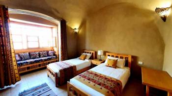 Standard Twin Room12
